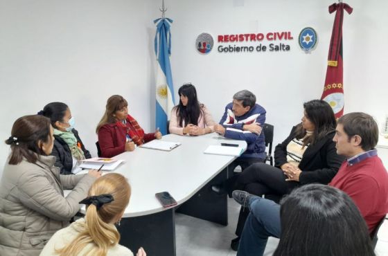 Registro Civil y el Hospital San Bernardo trabajarán para agilizar la inscripción de personas fallecidas en situación de calle