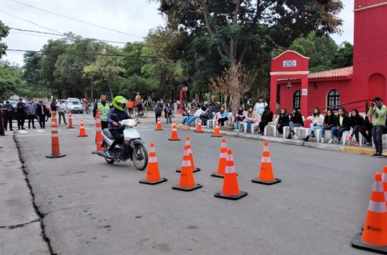 Se formó sobre conducción segura a jóvenes que accedieron a su primera licencia de conducir en El Bordo