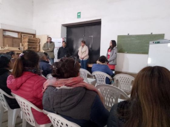 En la Casona de La Paz se desarrolla un nuevo curso de restauración de muebles