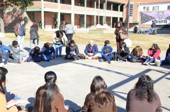 Jóvenes de secundaria intercambiaron pensamientos y experiencias en una jornada de filosofía