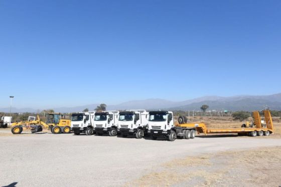 Noticias de Infraestructura: maquinaria para Vialidad, gasoducto de los Valles Calchaquíes, obras en la ruta 40