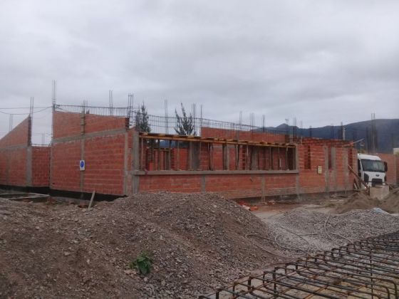 Avanza la construcción del nuevo colegio secundario de barrio Pinares en Cerrillos