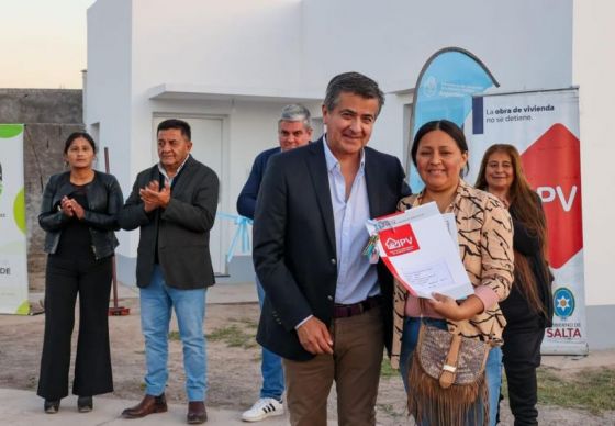 En Rosario de Lerma se entregaron 26 casas con diseño bioclimático