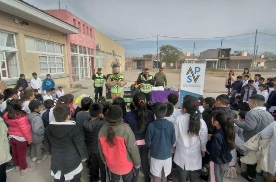 Más de 140 estudiantes participaron de una jornada de concientización vial