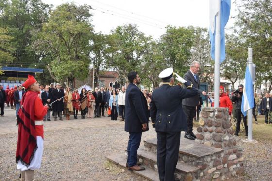 Se realizaron los actos oficiales por el Día de la Independencia en La Caldera