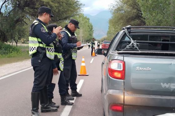 La Policía Vial detectó más de 250 conductores alcoholizados durante el fin de semana