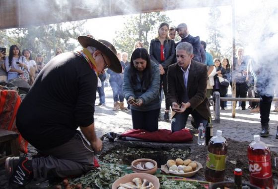 En el Día de la Madre Tierra, el Gobierno participó en una ceremonia ancestral