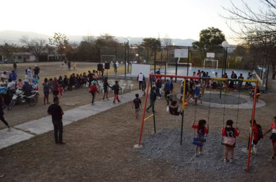 Vecinos de Juan Calchaquí  disfrutan de una renovada plaza para juegos y deportes