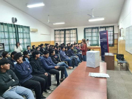 Promocionan derechos políticos y análisis del rol cívico a estudiantes de barrio San Remo