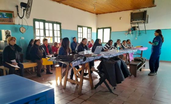 Voluntarios de comedores fueron capacitados en manipulación segura de alimentos