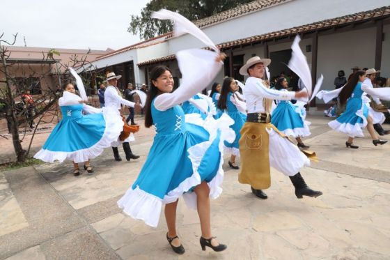 Las Lajitas presentó su arte y cultura en el Mercado Artesanal de Salta