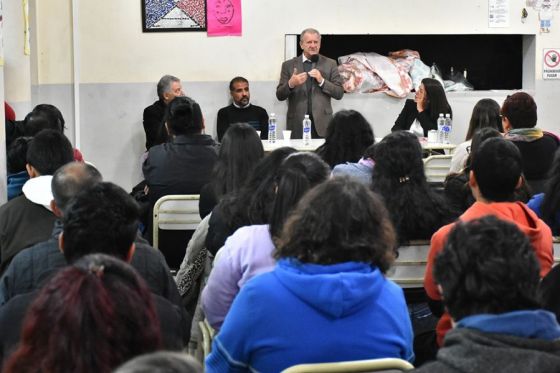 El Vicegobernador brindó una charla a alumnos de Comunicación y Locución