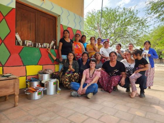 Mujeres artesanas de Santa Victoria Este recibieron insumos para sus producciones