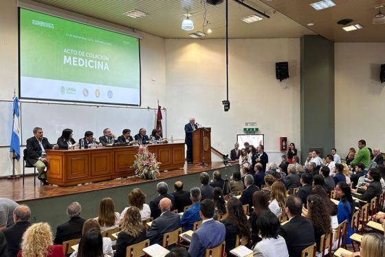 Los primeros estudiantes de Medicina de la UNSa recibieron sus diplomas