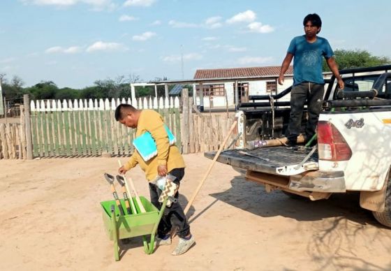 Doce escuelas de Santa Victoria Este recibieron herramientas para huertas