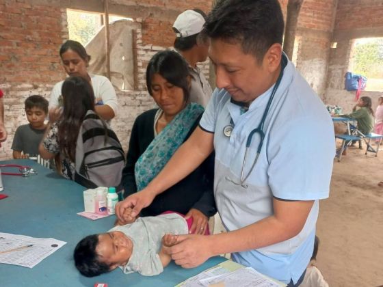 Delegación de Asuntos Indígenas: barrido sanitario, gestión de agua, cursos y entrega de libros educativos