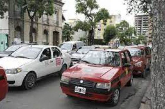 La AMT inicia el proceso de readecuación tarifaria para taxis y remises