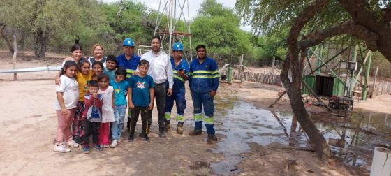 A través de ATLAS, Aguas del Norte asistió a dos escuelas y sus comunidades en Rivadavia Banda Sur