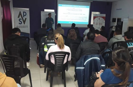 Capacitan a nuevos instructores de Centros Emisores de Licencia de Conducir en Apolinario Saravia