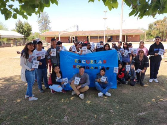 Escuela de Aguaray fue premiada por su trabajo solidario