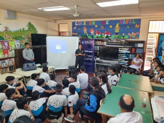 Estudiantes primarios aprendieron sobre la importancia de una vida libre de drogas