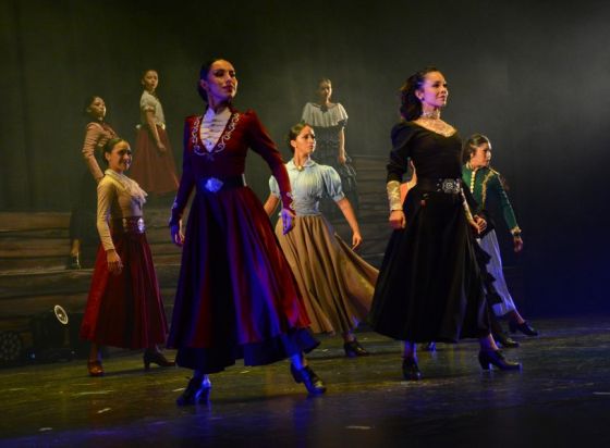 “De Patria Amor y Libertad” emocionó a sala llena en el Teatro provincial