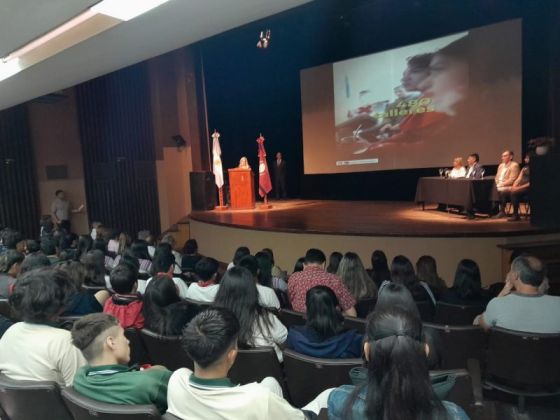 Jornadas preventivas de seguridad ciudadana en Capital y el Interior dirigidas a estudiantes salteños