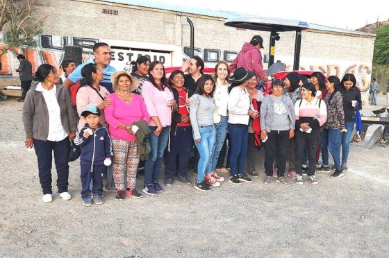 El grupo asociativo “Mujeres Queseras de Payogasta” recibió un tractor