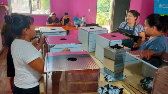 Se construyeron cocinas ecológicas en una comunidad originaria de Aguaray