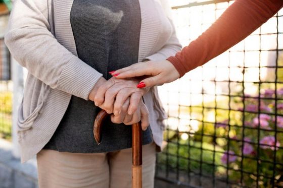 Hoy se realizará un taller gratuito para personas que están al cuidado de un adulto mayor 