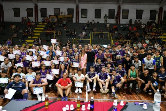 Más de 400 aspirantes de toda la provincia entrenan para formar parte de Salta Voley