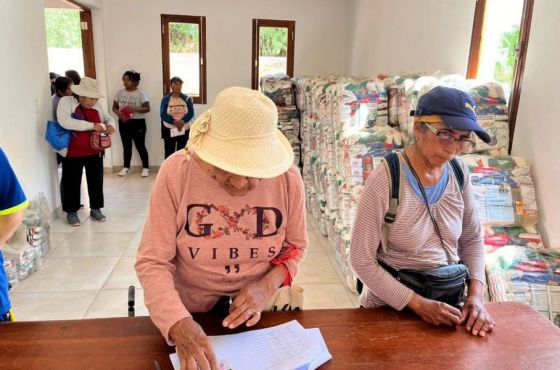 Familias originarias de Salvador Mazza y Aguaray reciben módulos focalizados