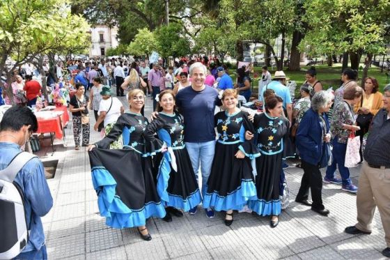 Las personas mayores celebraron la vida con una expo en la Plaza 9 de Julio