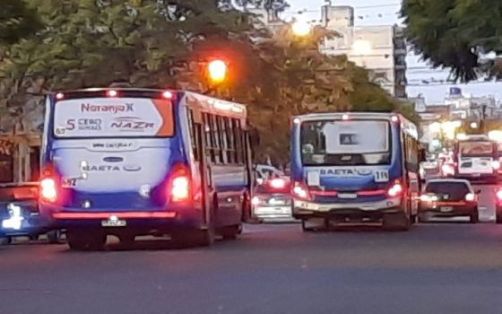 SAETA informa que se mantiene la reducción del servicio nocturno de colectivos