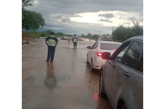 La Policía realizó un intenso trabajo preventivo y de asistencia a damnificados por el temporal