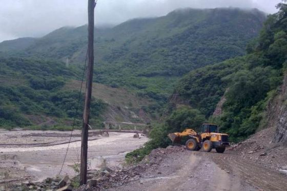 Vialidad realiza trabajos para restituir el tránsito sobre el puente Bailey de Los Toldos