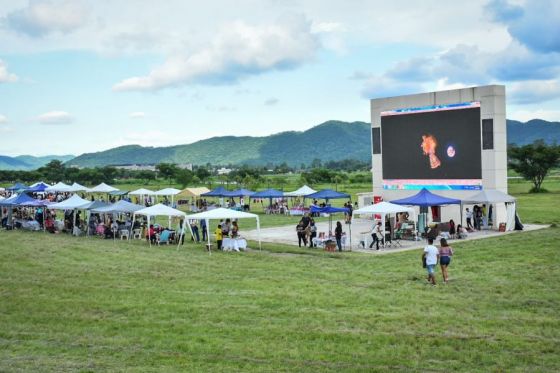 Más de 10.000 personas visitaron la Feria de Emprendedores realizada en el parque Bicentenario