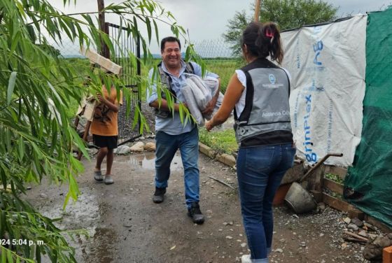 El Gobierno asistió a familias afectadas por las inclemencias climáticas en Campo Quijano