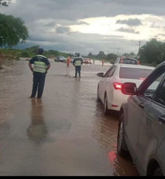 Continúa la asistencia policial a damnificados por el temporal