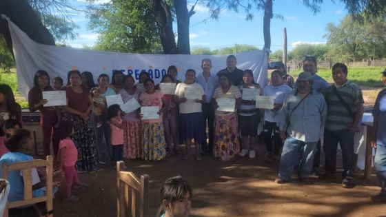 Mujeres de General Ballivián se capacitaron en taller de tejido