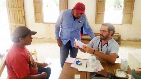 Delegación de Asuntos Indígenas: diálogo con la Nación, atención médica,  donación de recipientes y entrega de radios