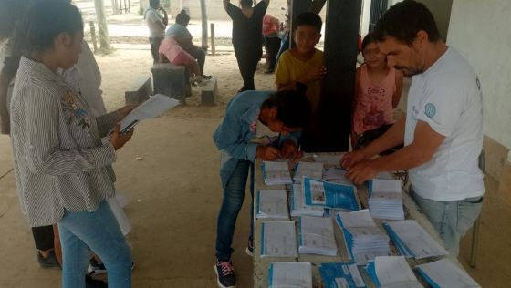 Delegación de Asuntos Indígenas: entrega de agua y apoyo vehicular a RENAPER y Salud Pública