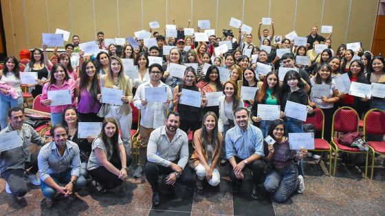 Más de 350 alumnos recibieron sus certificados de capacitación de Community Manager