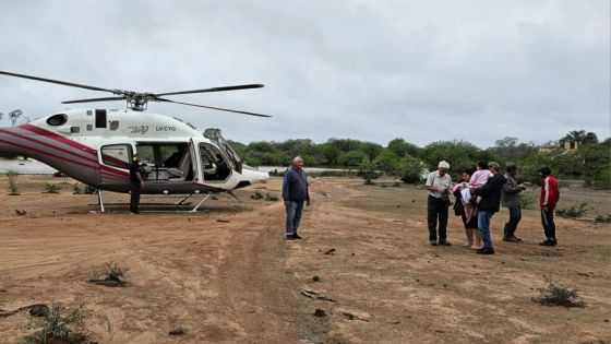 Se rescató vía aérea a seis personas del paraje Trampeadero aisladas por las intensas lluvias