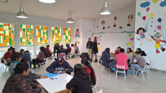 Familias de los Centros de Primera Infancia participan en talleres de crianza