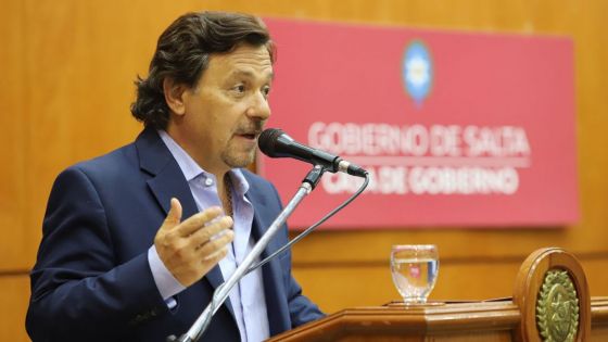 Sáenz solicitó a legisladores nacionales un proyecto para el cobro de servicios de salud a extranjeros similar a la ley salteña