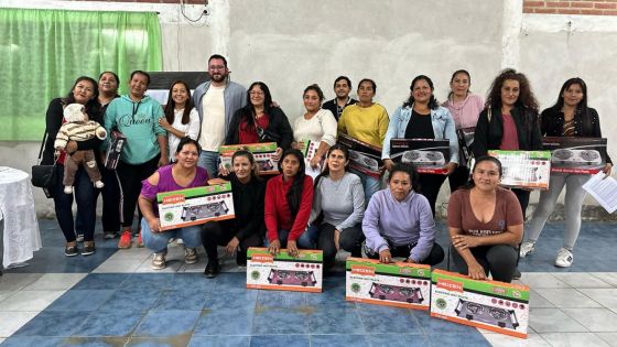 Familias de Hipólito Yrigoyen recibieron equipos eléctricos del Programa 