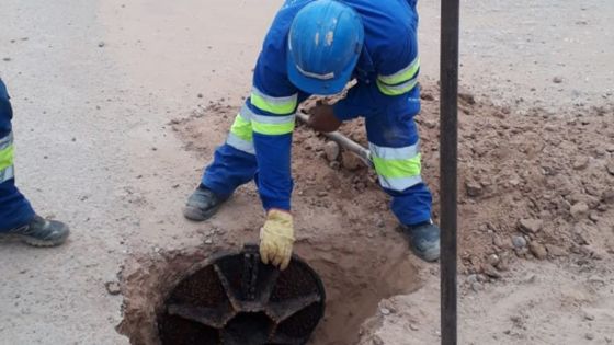 Aguas del Norte trabajó en la limpieza del sistema de cloacas en La Unión