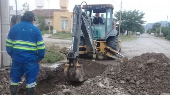 Aguas del Norte reparó cañerías obstruidas por raíces en barrio El Huaico