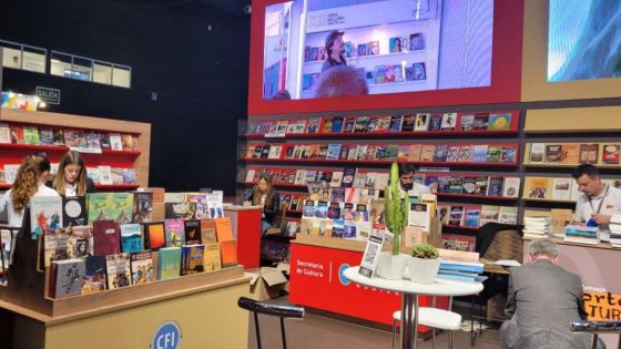 Más de 1100 libros conforman el stand de la Provincia en la Feria del Libro